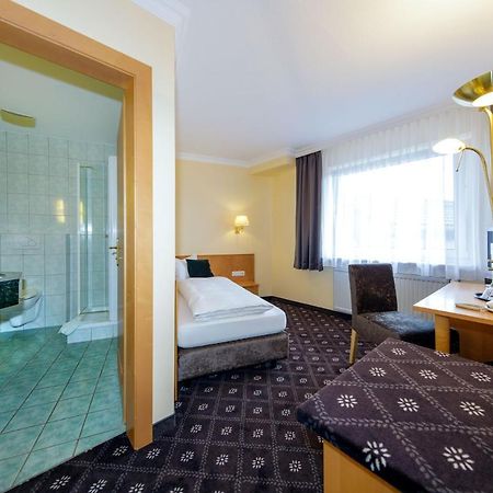 Hotel Zum Adler Nidderau Extérieur photo