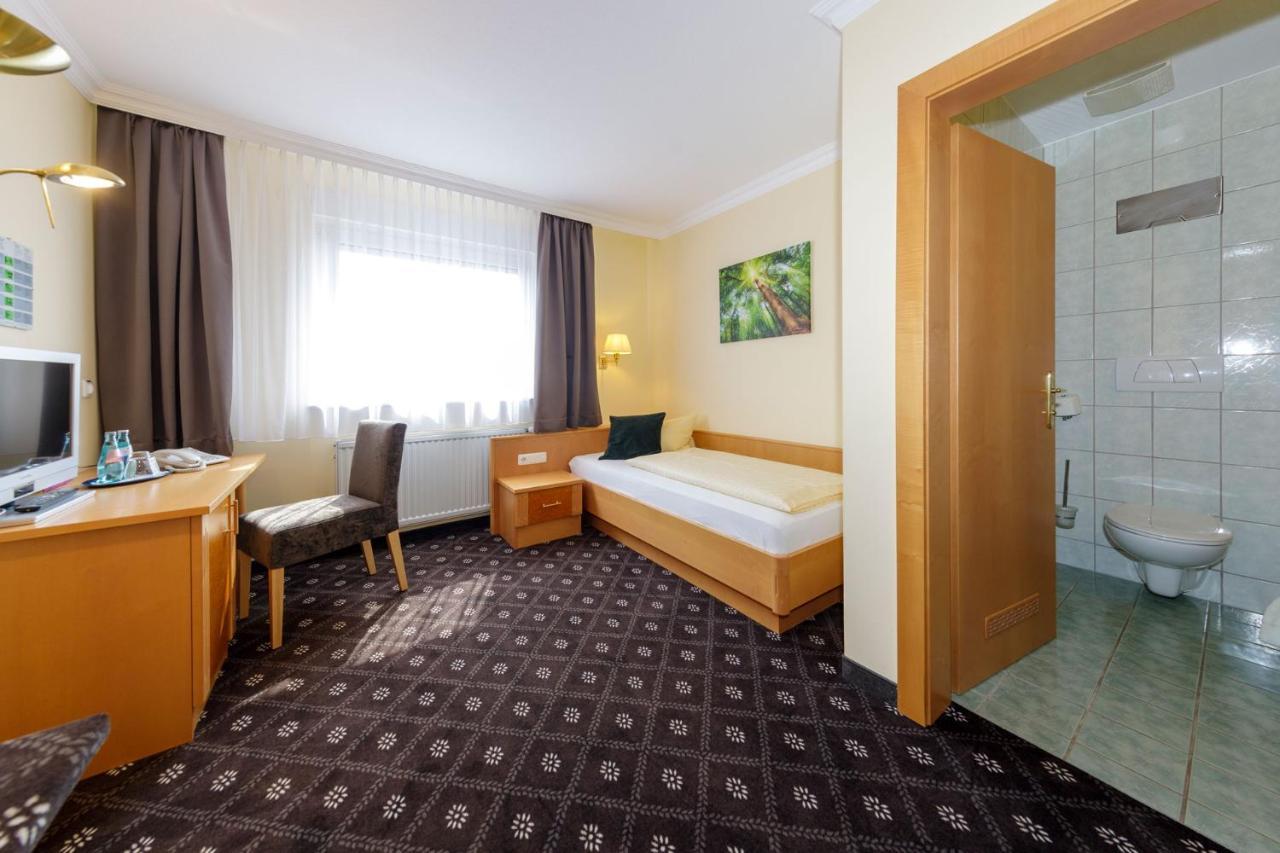 Hotel Zum Adler Nidderau Extérieur photo