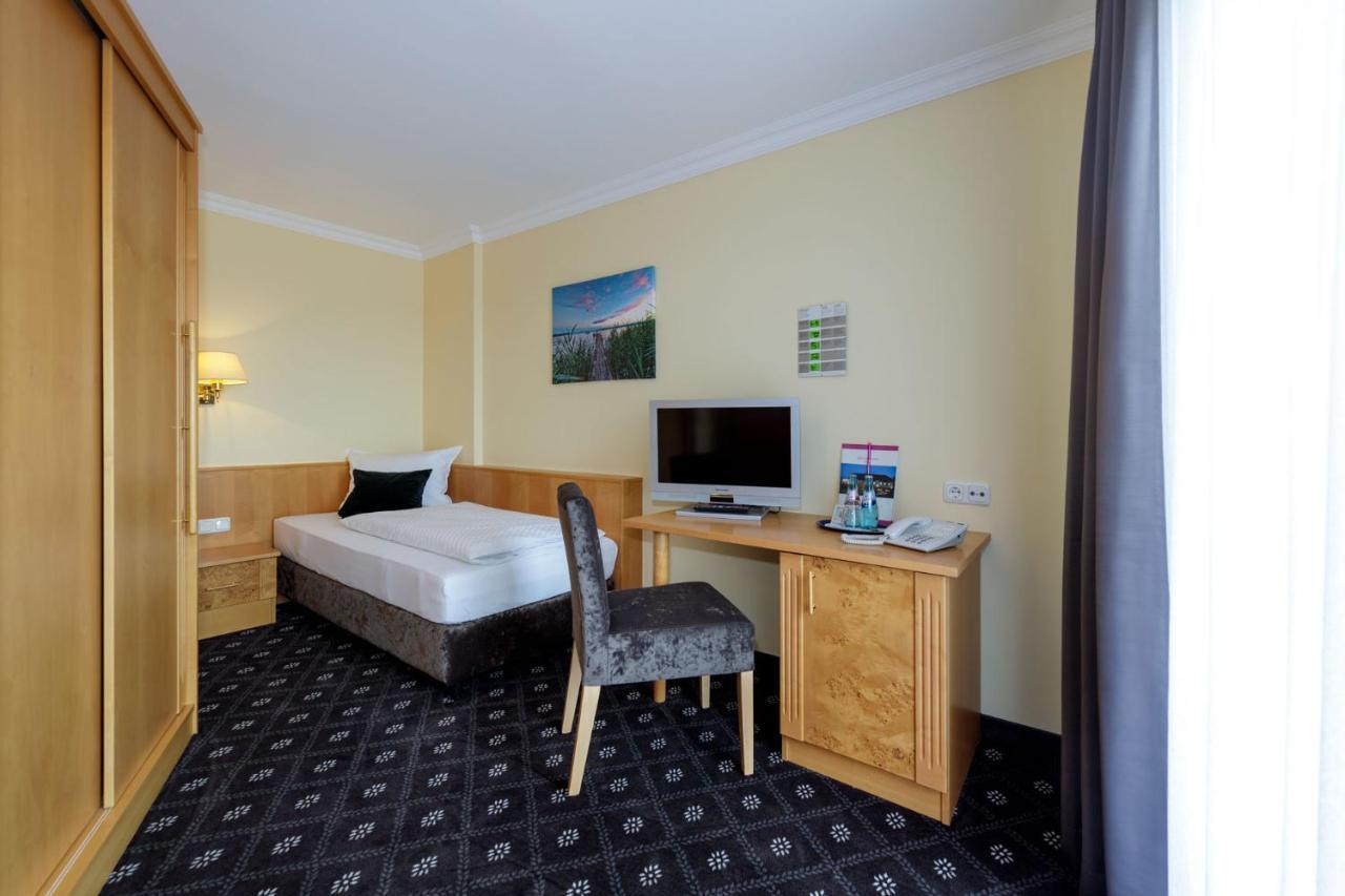 Hotel Zum Adler Nidderau Extérieur photo